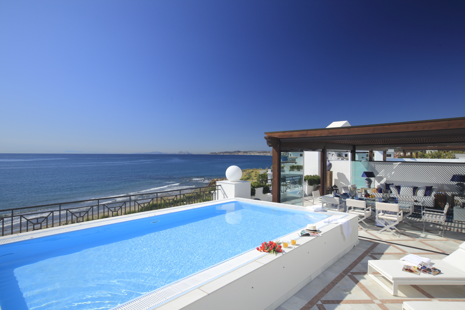 Last units on the luxurious complex Doncella Beach